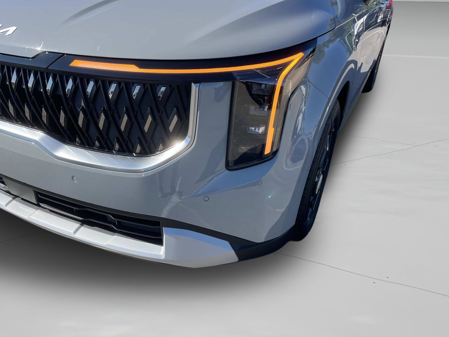 New 2026 Ceramic Silver Kia EX image 3