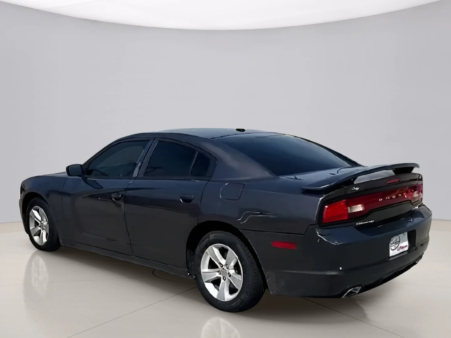 Used 2014 Gray Dodge SXT image 9