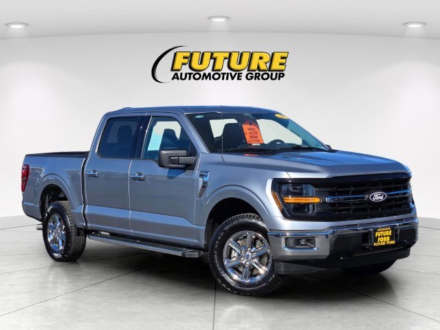Used 2025 Silver Ford XLT image 1