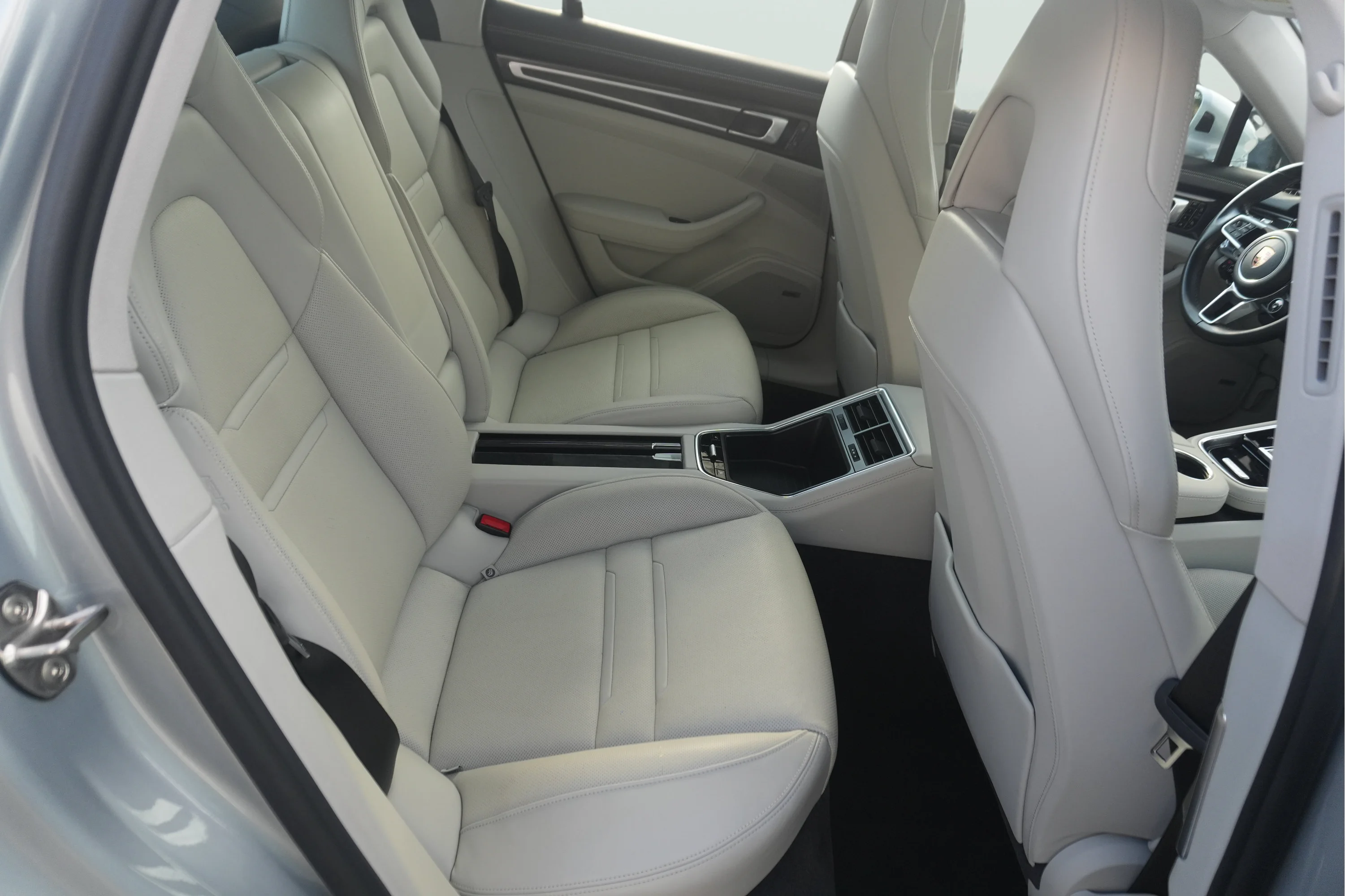 Used 2020 Dolomite Silver Metallic Porsche 4 E-Hybrid image 24
