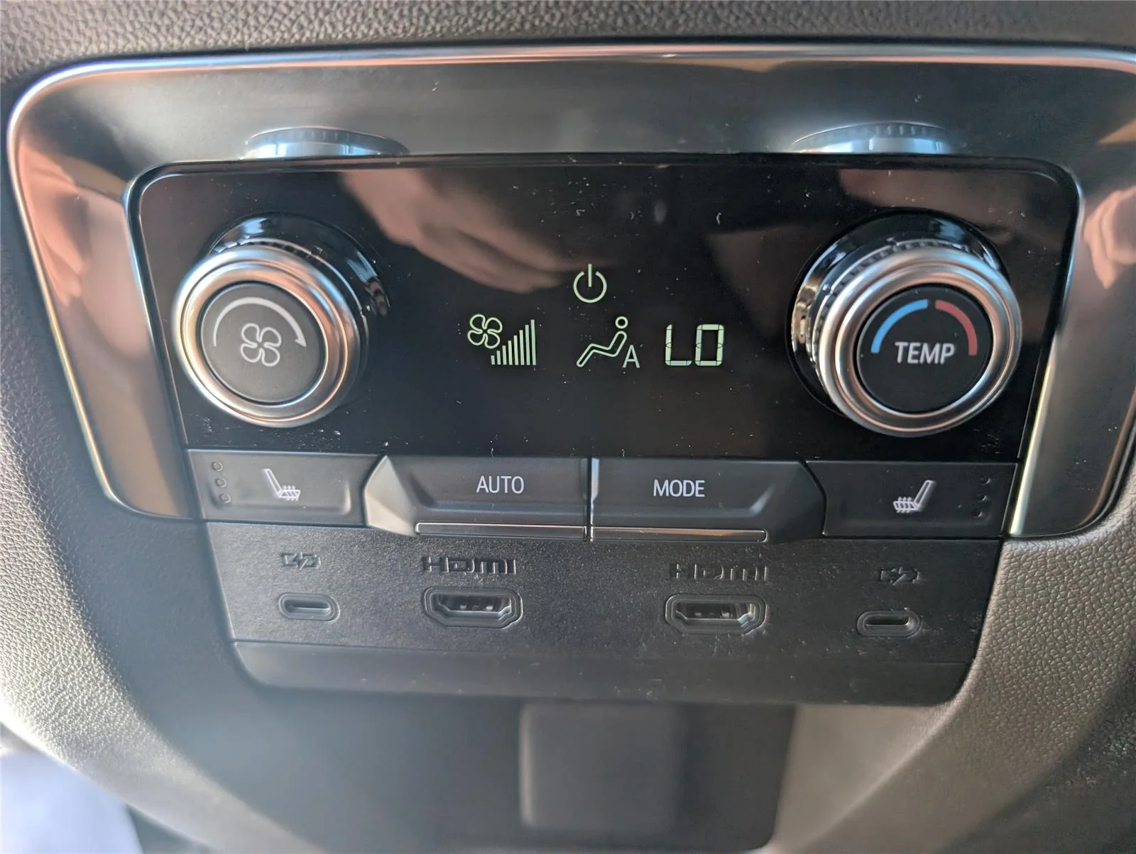 New 2026 Summit White GMC Elevation image 19