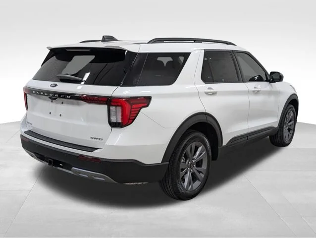 New 2026 Star White Metallic Tri-Coat Ford Active image 46