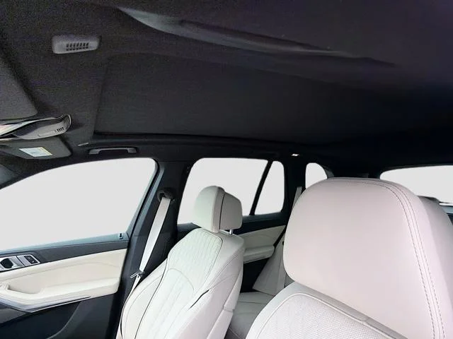 New 2026 Skyscraper Grey Metallic BMW xDrive50e image 27