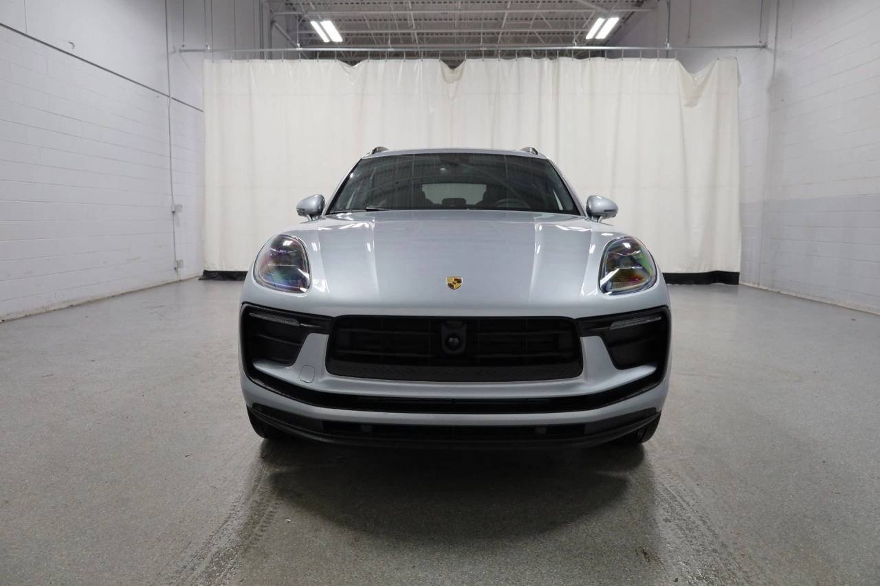 2026 Porsche Macan T - Photo 14