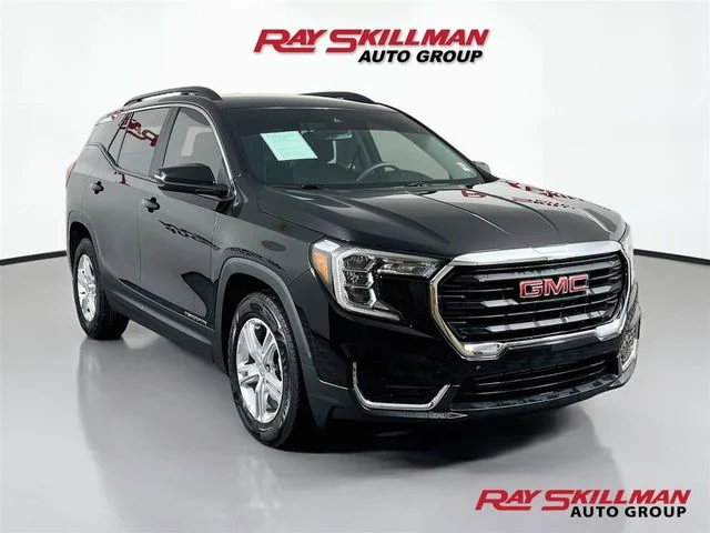 Used 2022 Black GMC SLE image 1