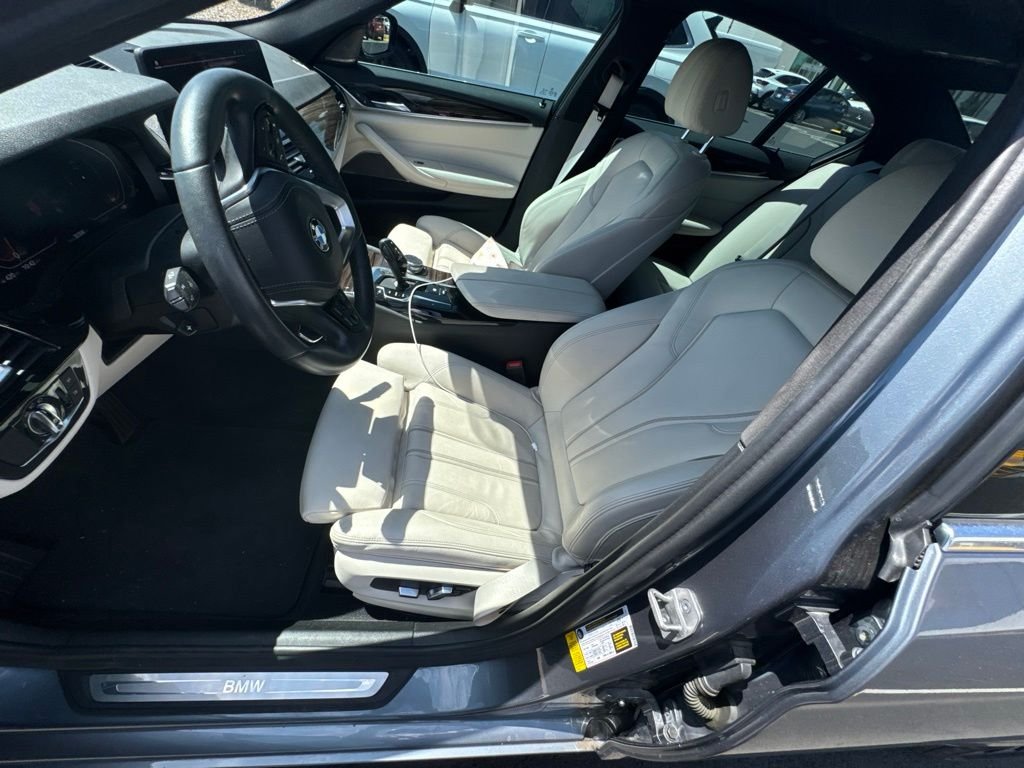 Used 2022 Bluestone Metallic BMW 530i image 6