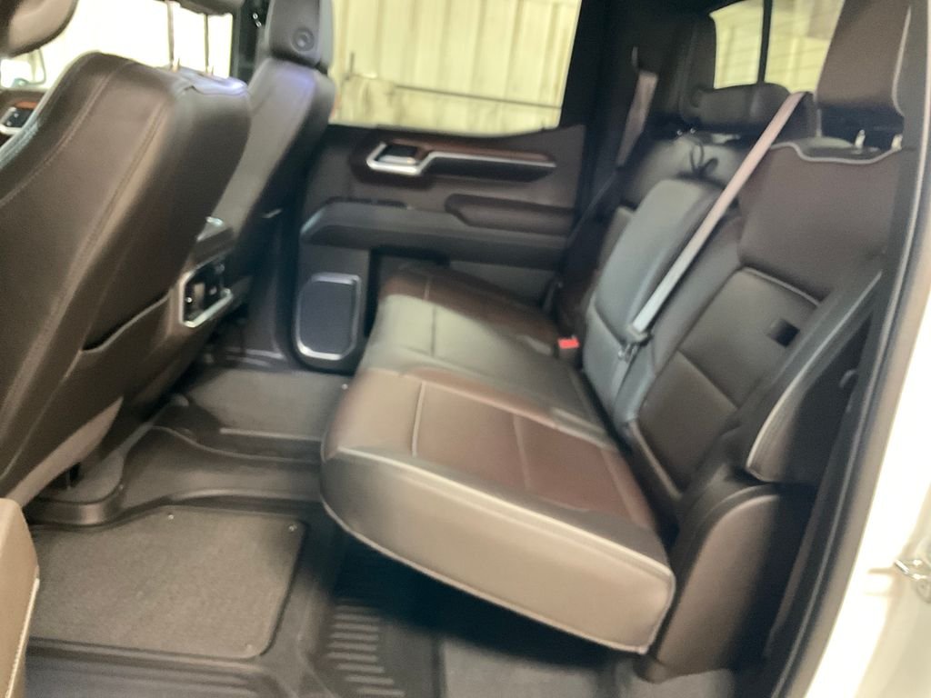 Used 2022 White GMC Denali image 24
