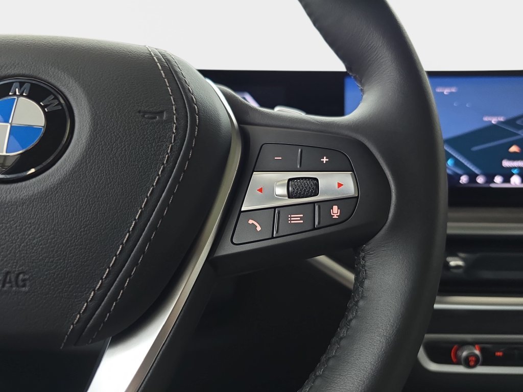 Used 2025 Black Sapphire Metallic BMW xDrive40i image 21