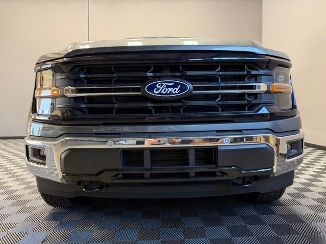 New 2026 Carbonized Gray Metallic Ford XLT image 3