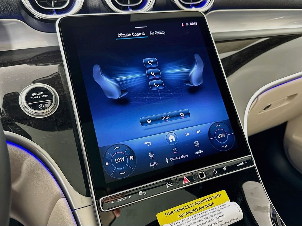 New 2026 Polar White Mercedes-Benz GLC 300 image 16