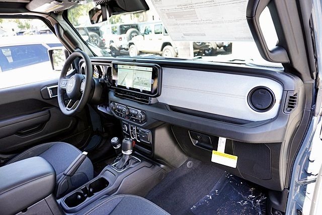 New 2025 Anvil Clear-Coat Exterior Paint Jeep Sport S image 13