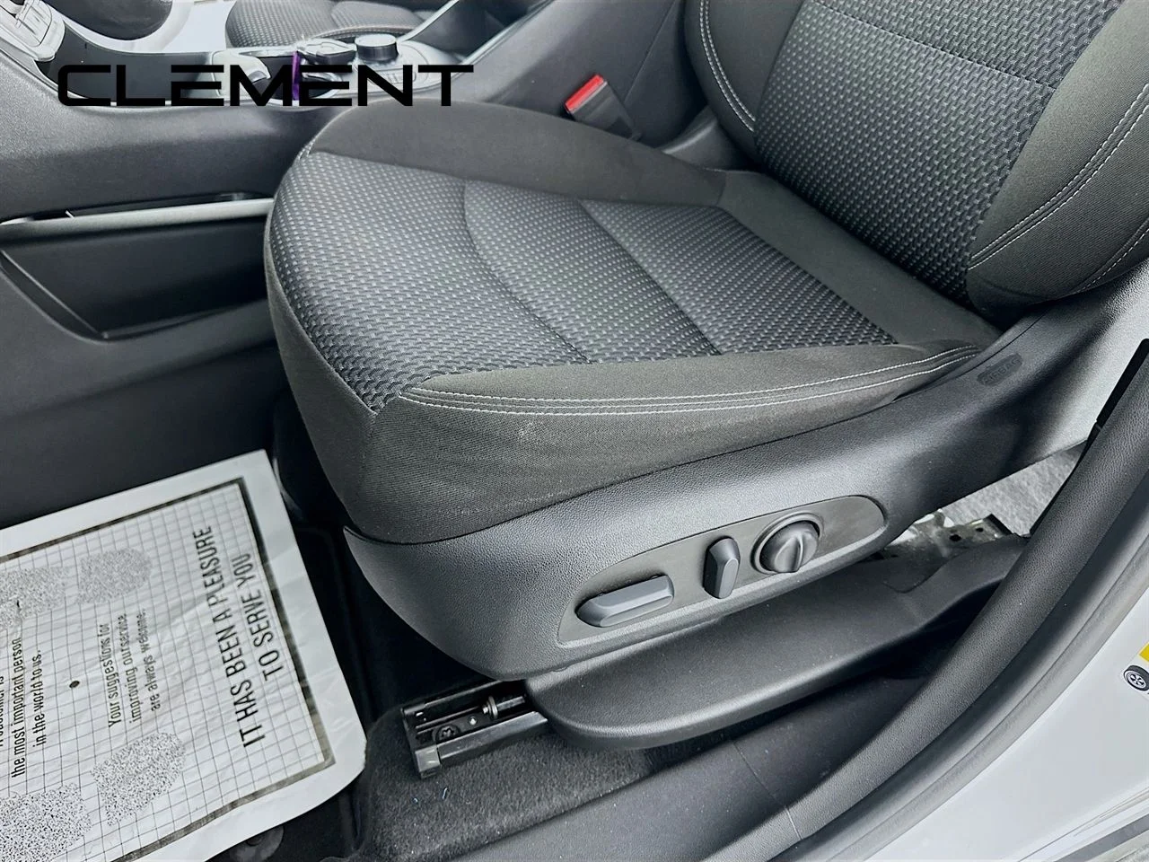 Used 2022 Summit White GMC SLE image 28