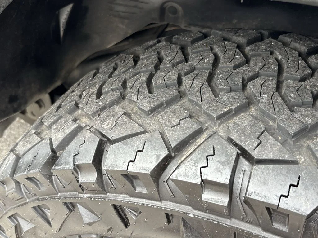 Used 2018 Gray Jeep Unlimited Sport image 11