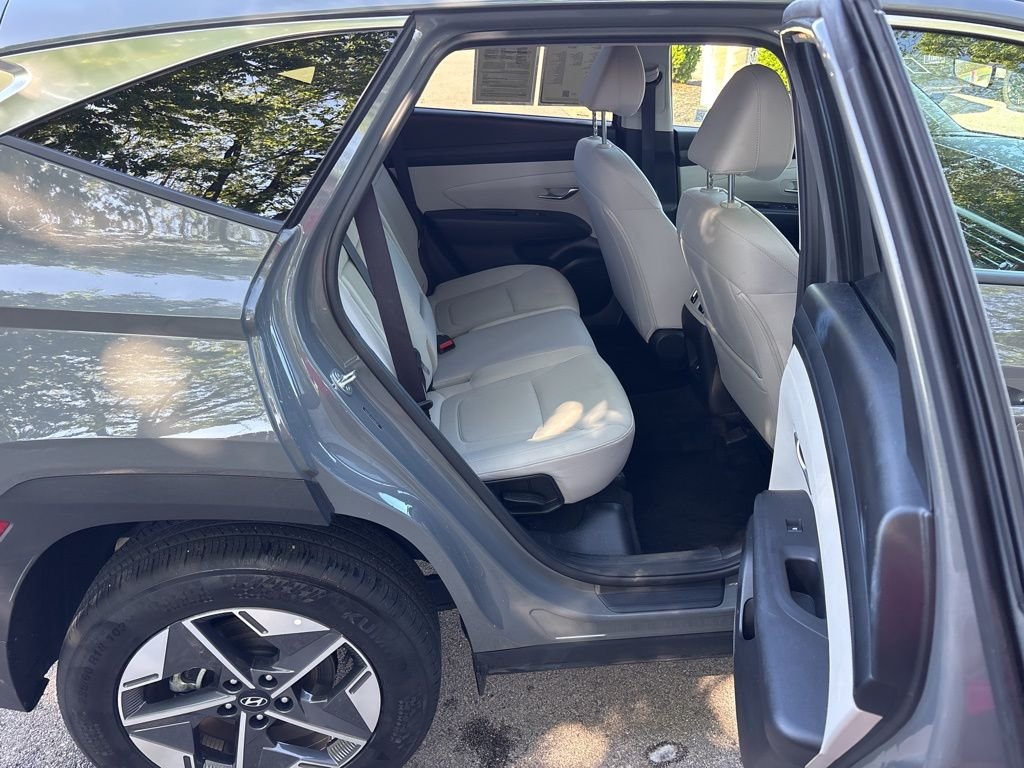 Used 2025 Gray Hyundai SEL image 11