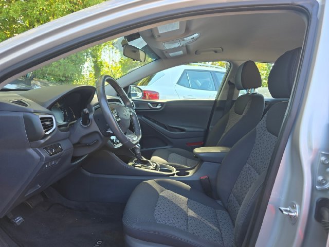 Used 2017 Silver Hyundai SEL image 20