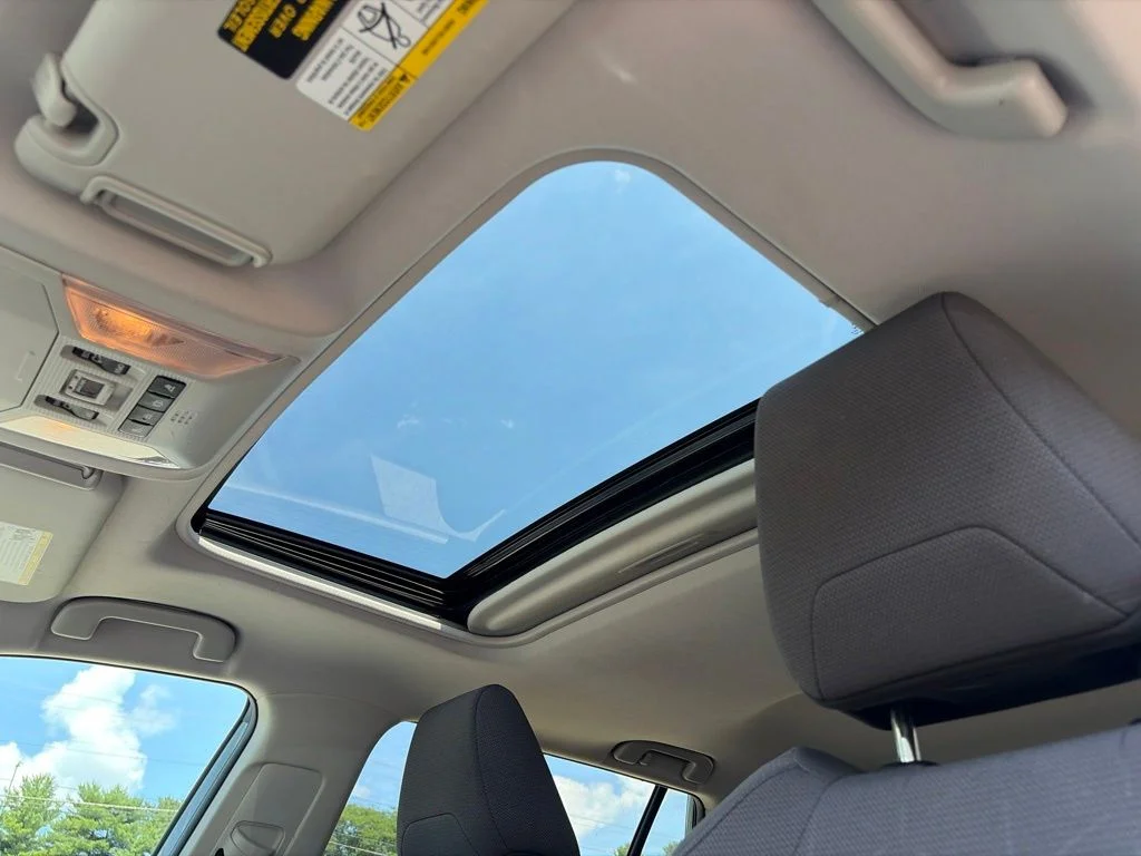 Used 2019 Silver Toyota XLE image 23