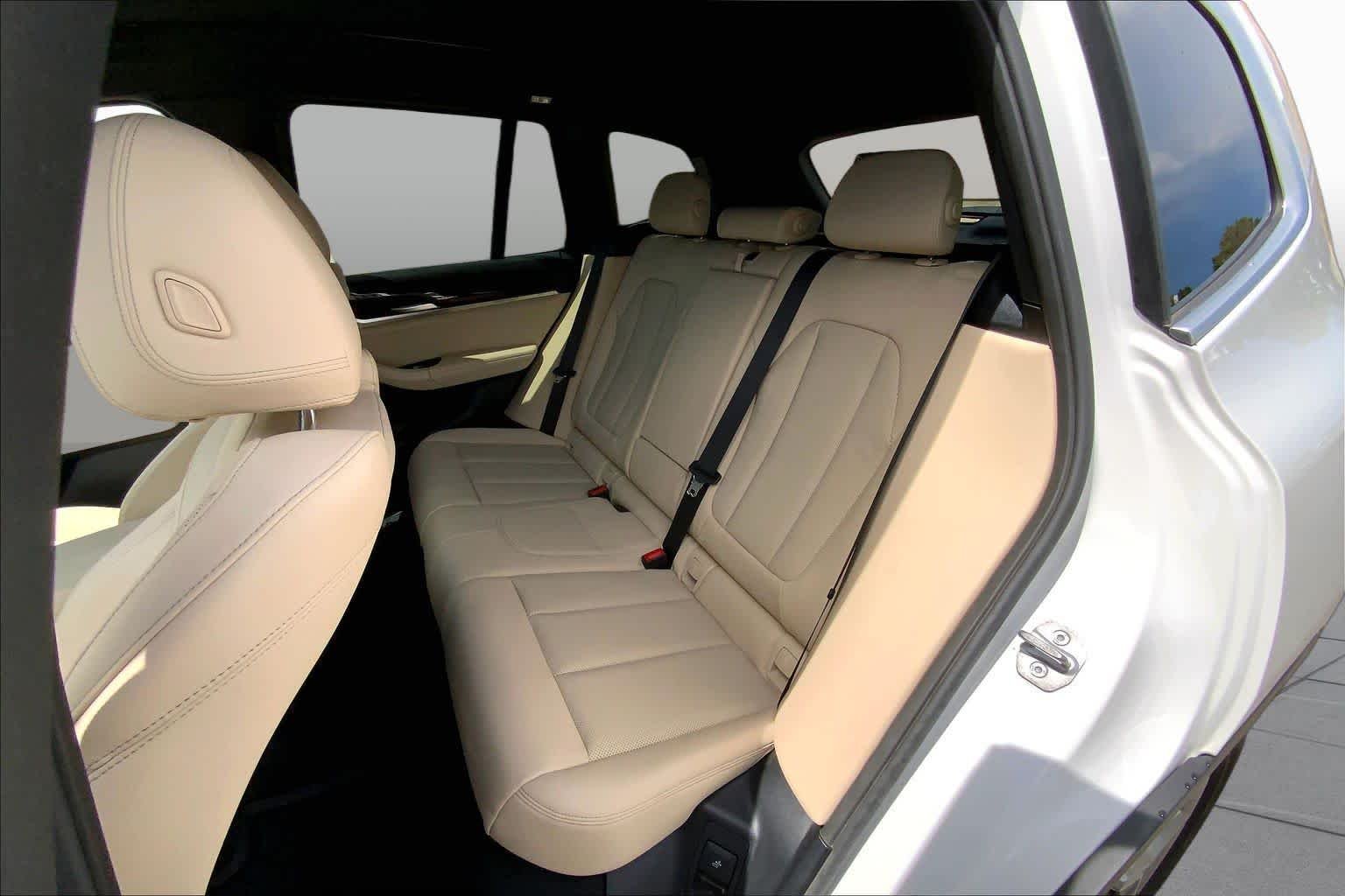 Used 2024 Mineral White Metallic BMW xDrive30i image 20