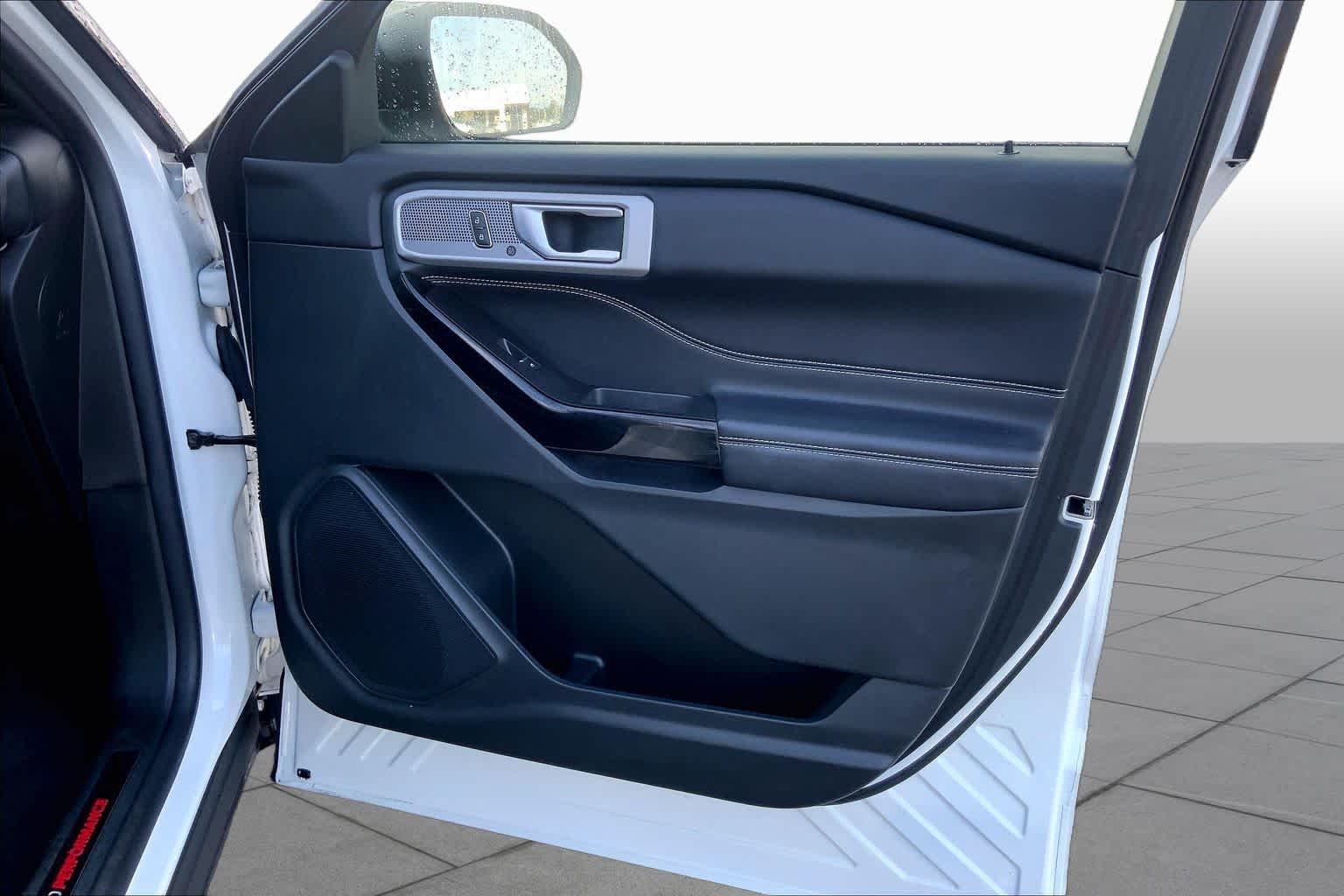 Used 2022 Star White Metallic Tri-Coat Ford ST image 22