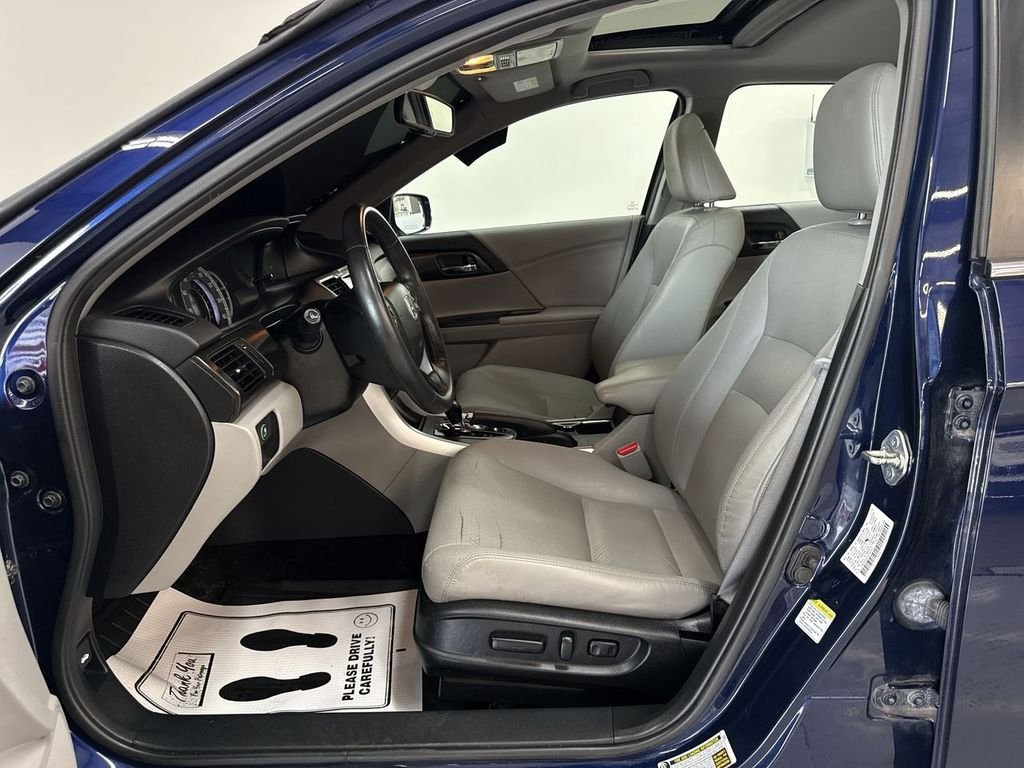 Used 2014 Obsidian Blue Pearl Honda EX-L image 12