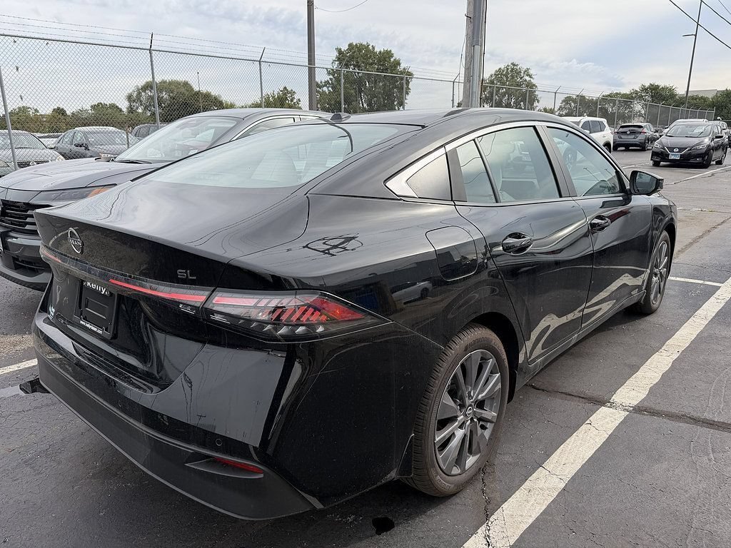 Used 2026 Super Black Nissan SL image 90