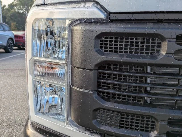 New 2027 Oxford White Ford F-250® XL image 10