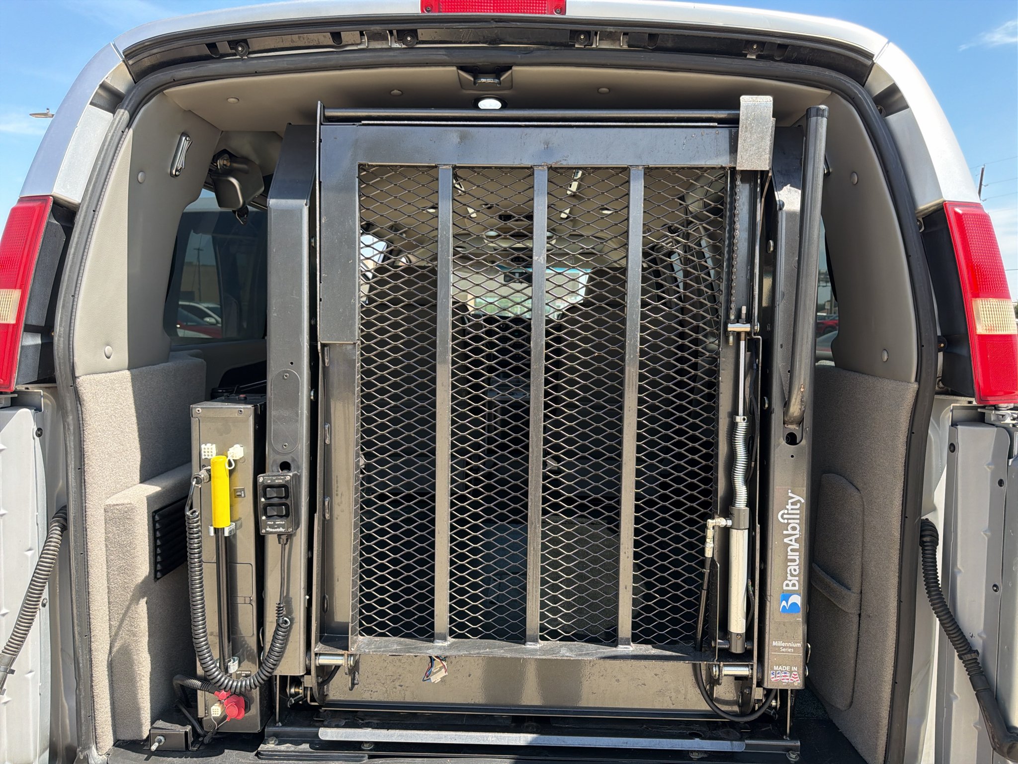Used 2014 Quicksilver Metallic GMC Upfitter image 27