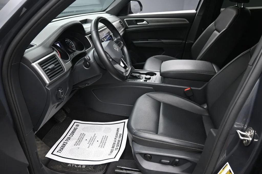 Used 2020 Gray Volkswagen 3.6L V6 SE w/Technology image 9