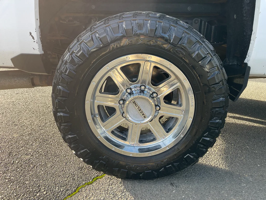 2018 Chevrolet Silverado 3500HD LT - Photo 12