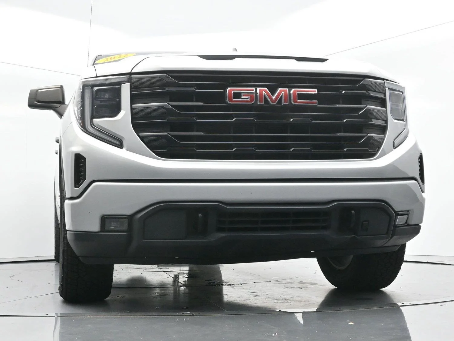 Used 2022 Quicksilver Metallic GMC Elevation image 44