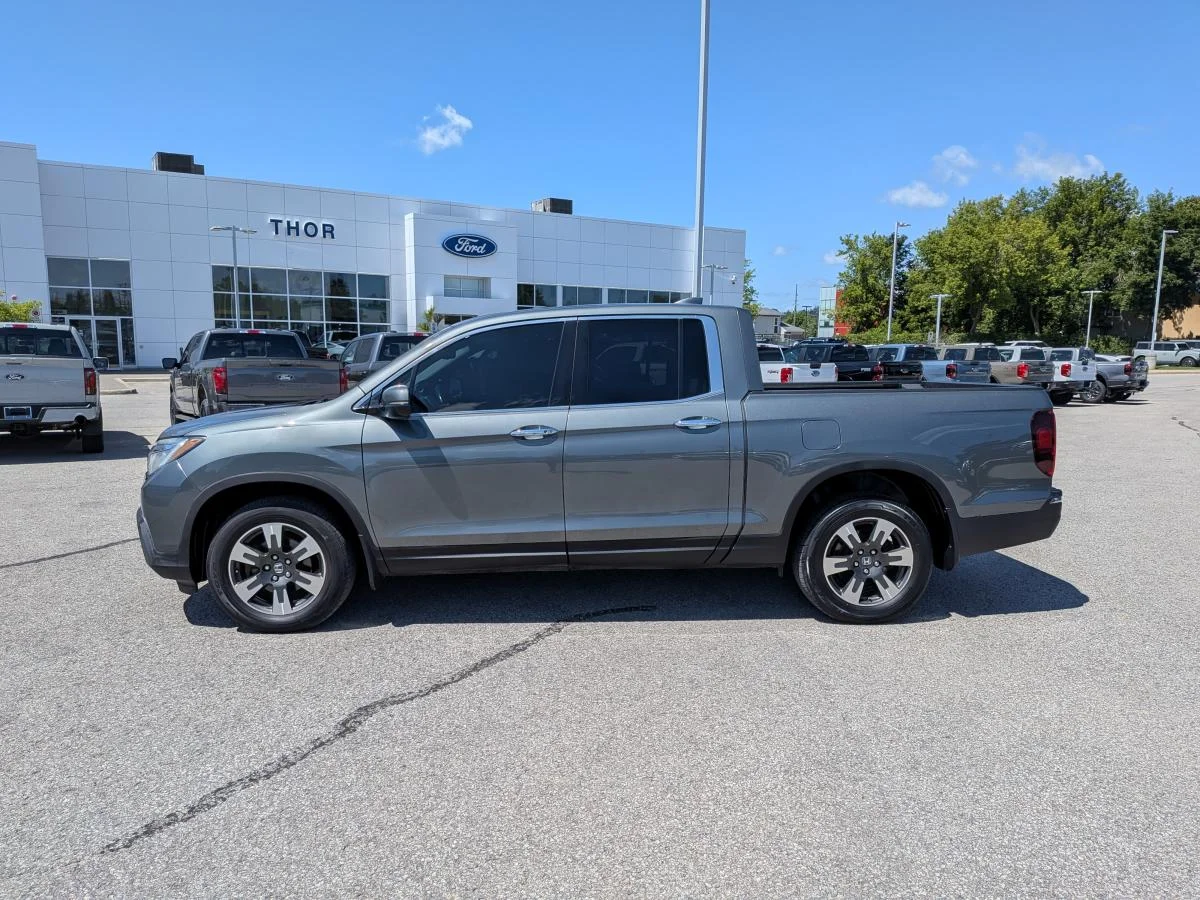 Used 2017 Grey Honda 4wd Crew Cab Touring image 9