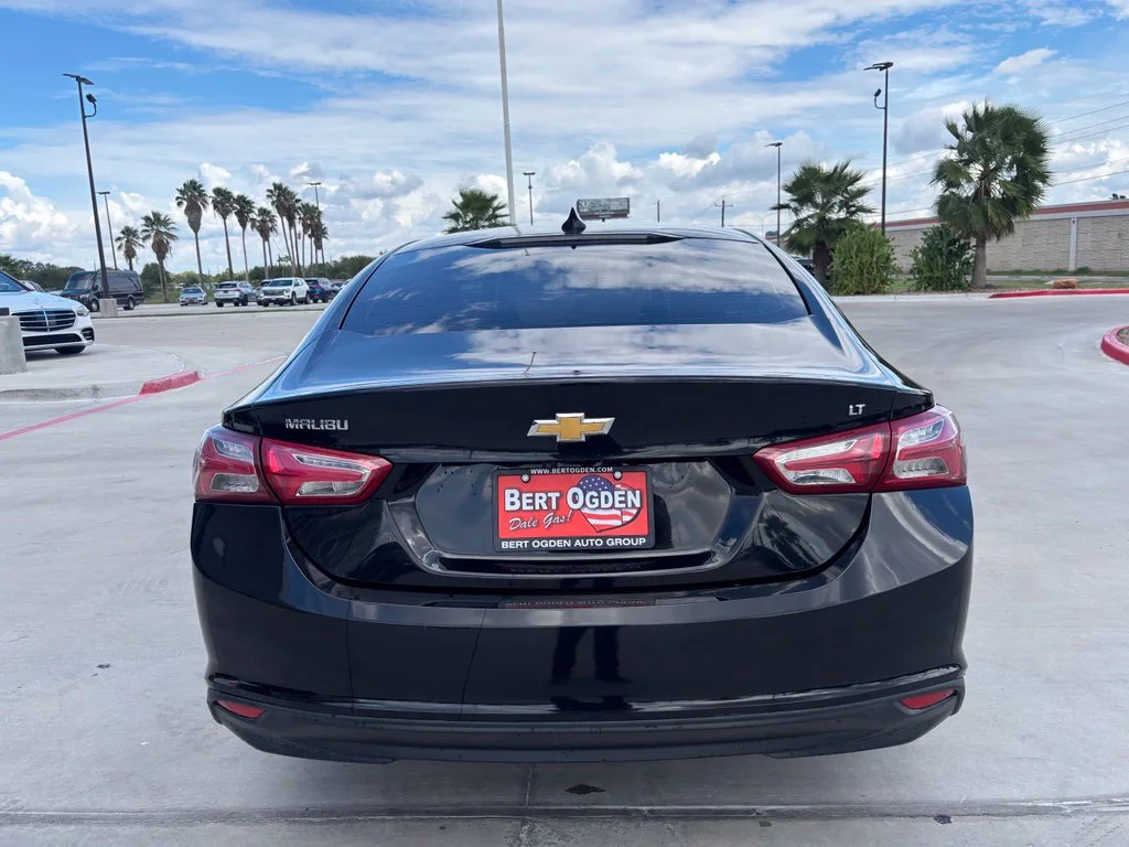 Used 2022 Black Chevrolet LT image 5