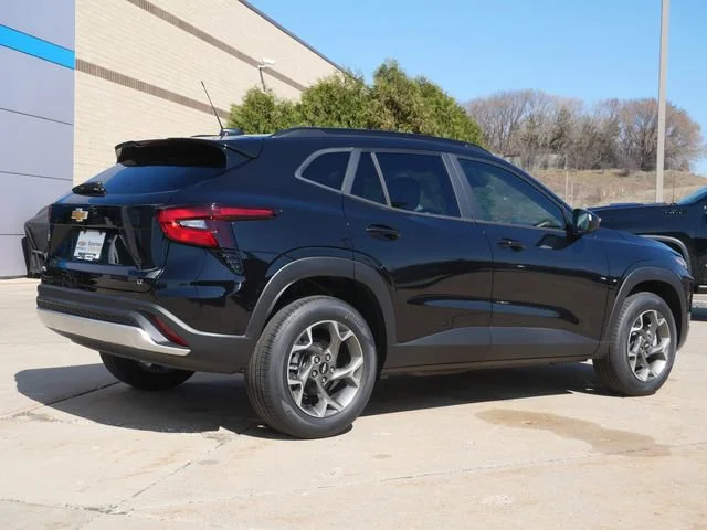 2026 Chevrolet Trax LT - Photo 7
