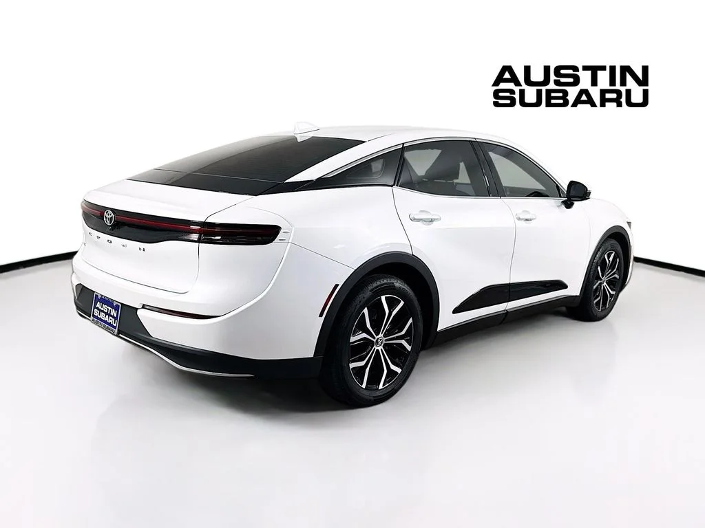 Used 2023 White Toyota XLE image 7