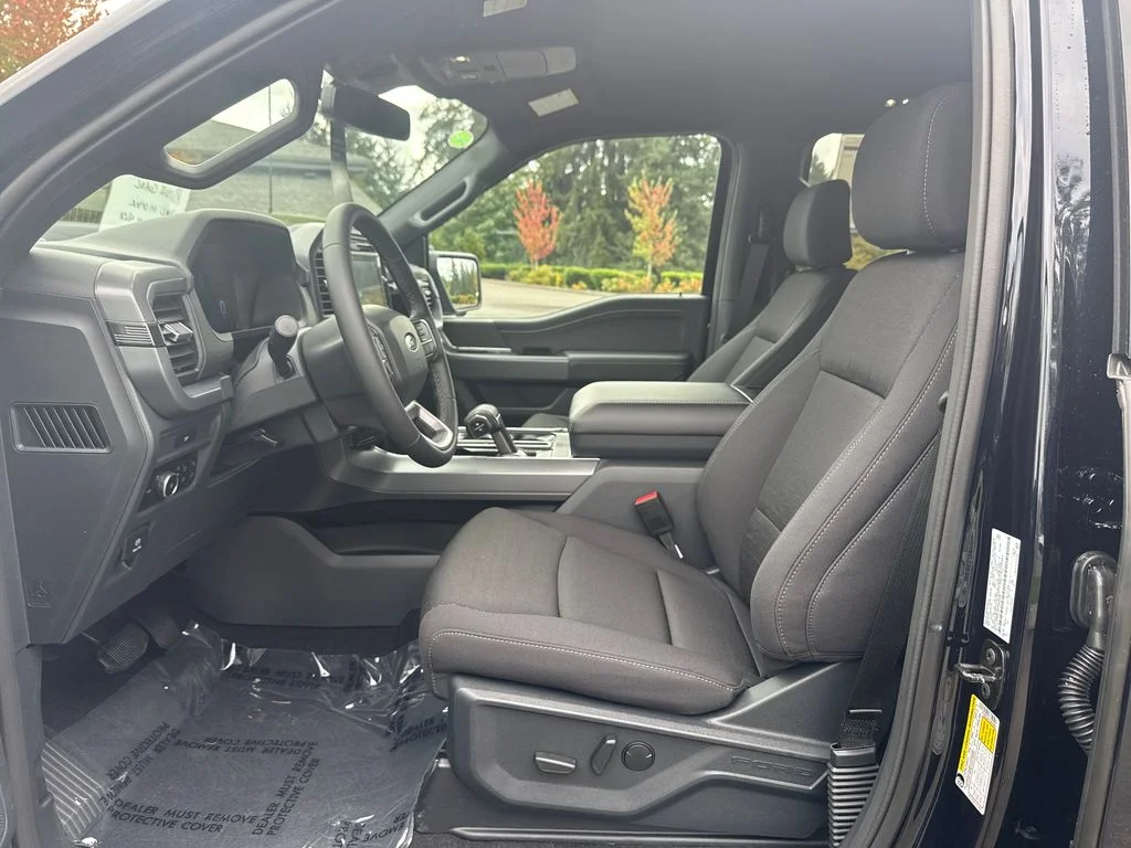 New 2026 Blue Ford XLT image 15
