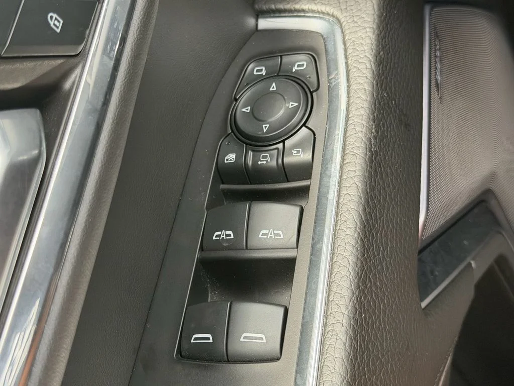 Used 2024 Onyx Black GMC Denali image 33