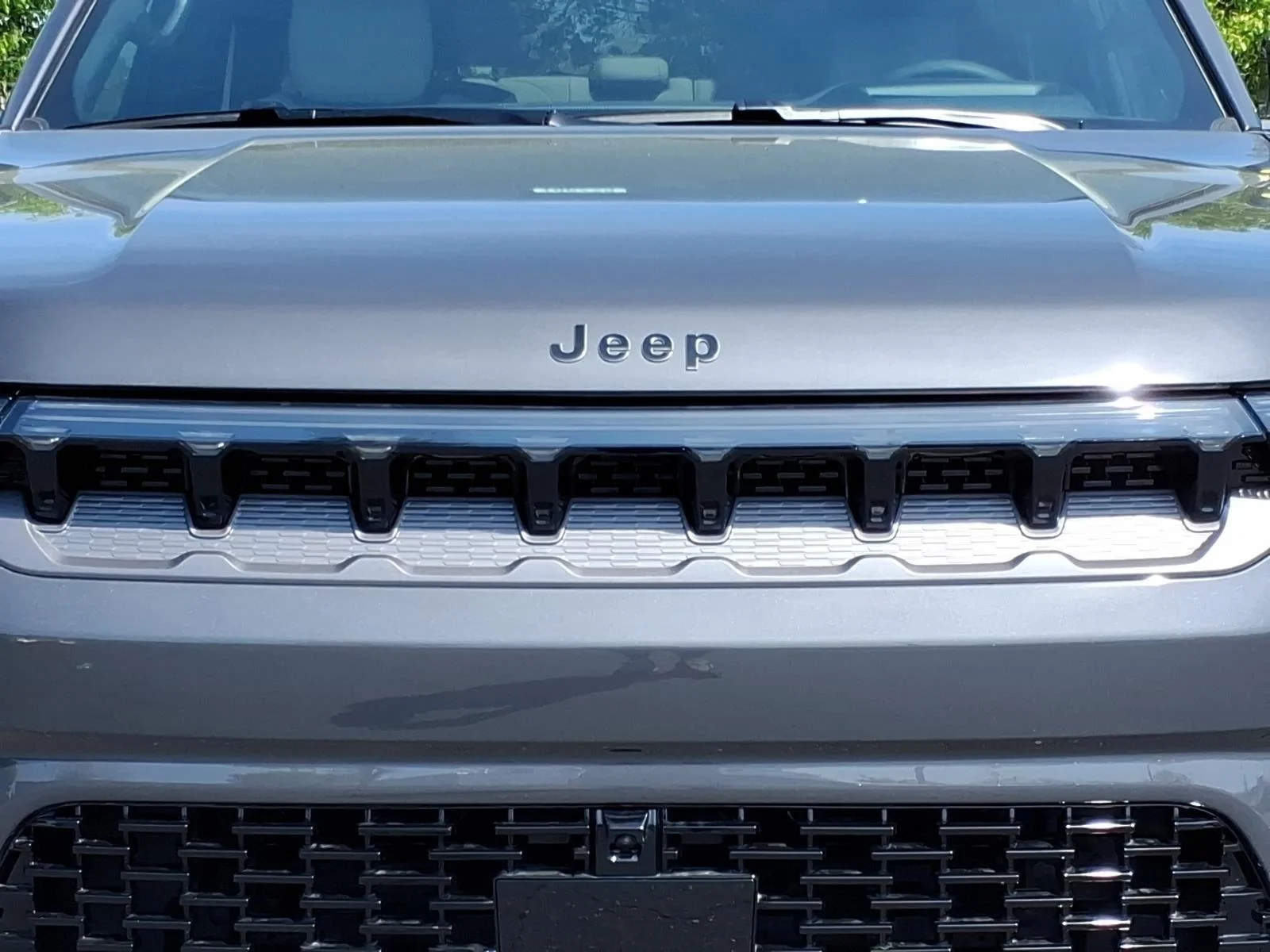 New 2026 Baltic-Gray Metallic Clear-Coat Exterior Paint Jeep Limited Reserve image 15