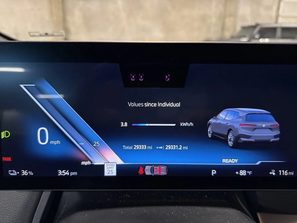 Used 2024 Gray BMW xDrive50 image 11
