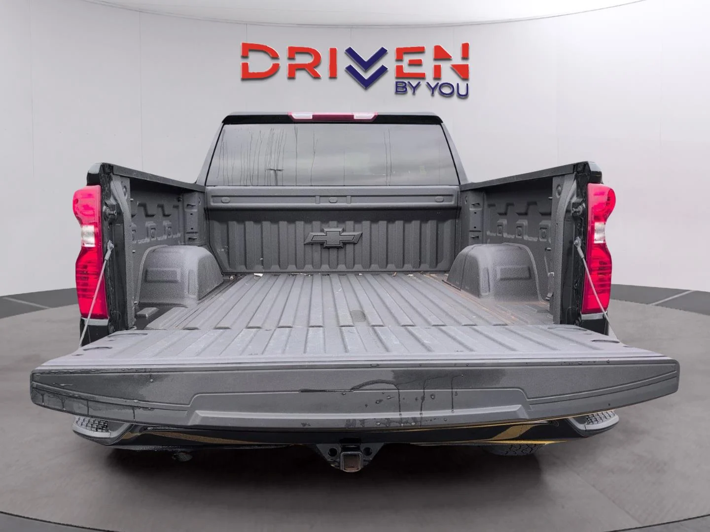 Used 2025 Black Chevrolet Custom image 9