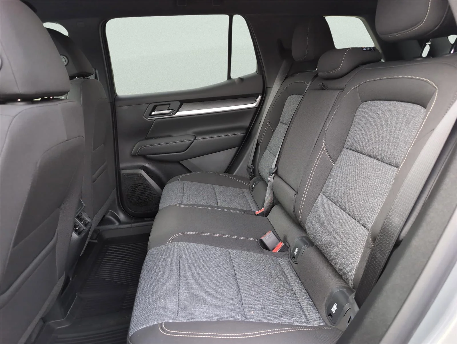 New 2026 Sterling Metallic GMC Elevation image 16