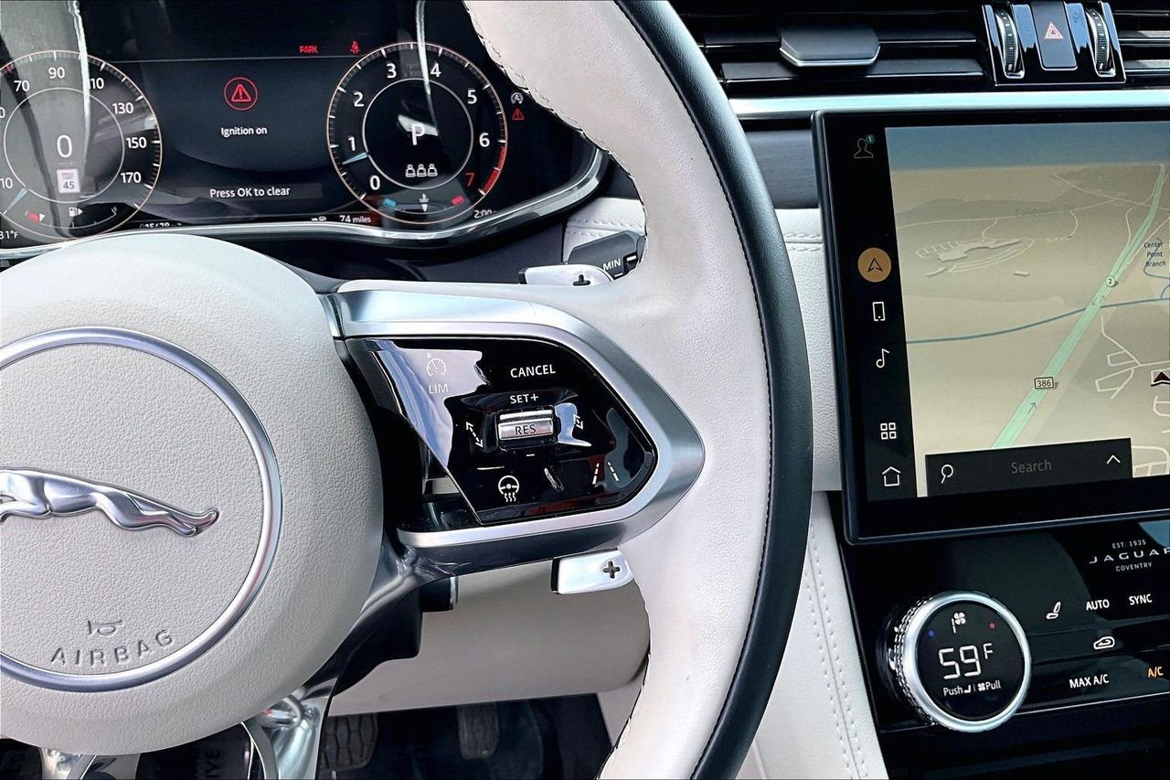 2024 Jaguar F-PACE R-Dynamic S - Photo 14