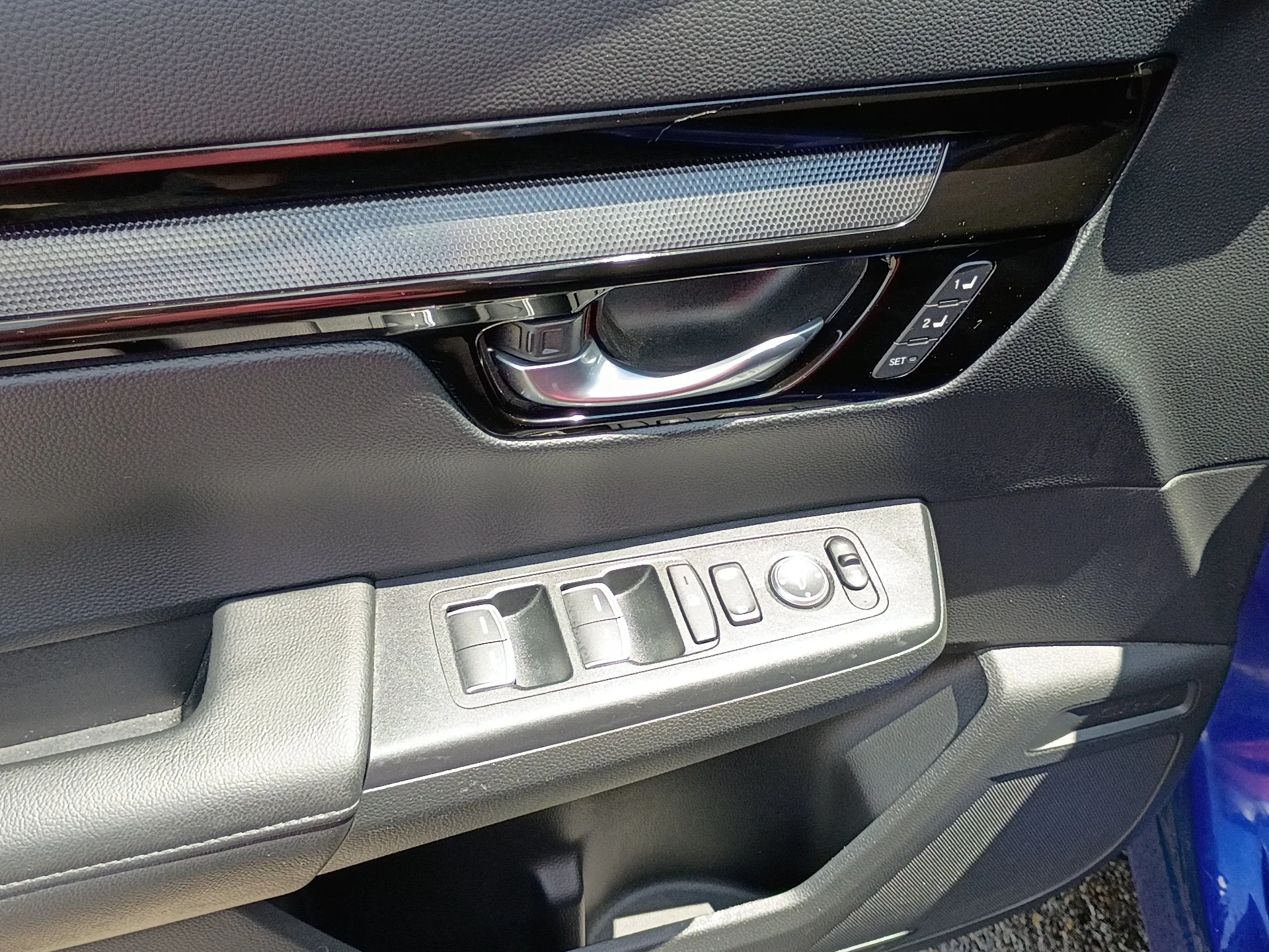 Certified Used 2024 BLUE Honda EX-L image 17