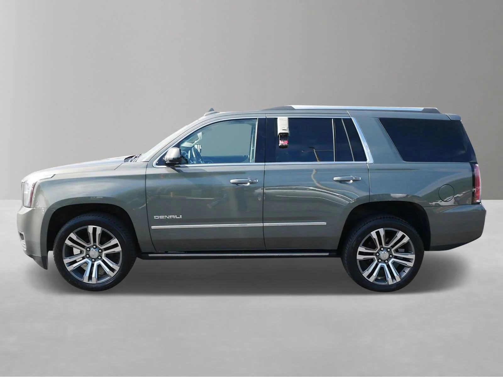 Used 2018 GMC Yukon Denali with VIN 1GKS2CKJ6JR165112 for sale in White Bear Lake, Minnesota