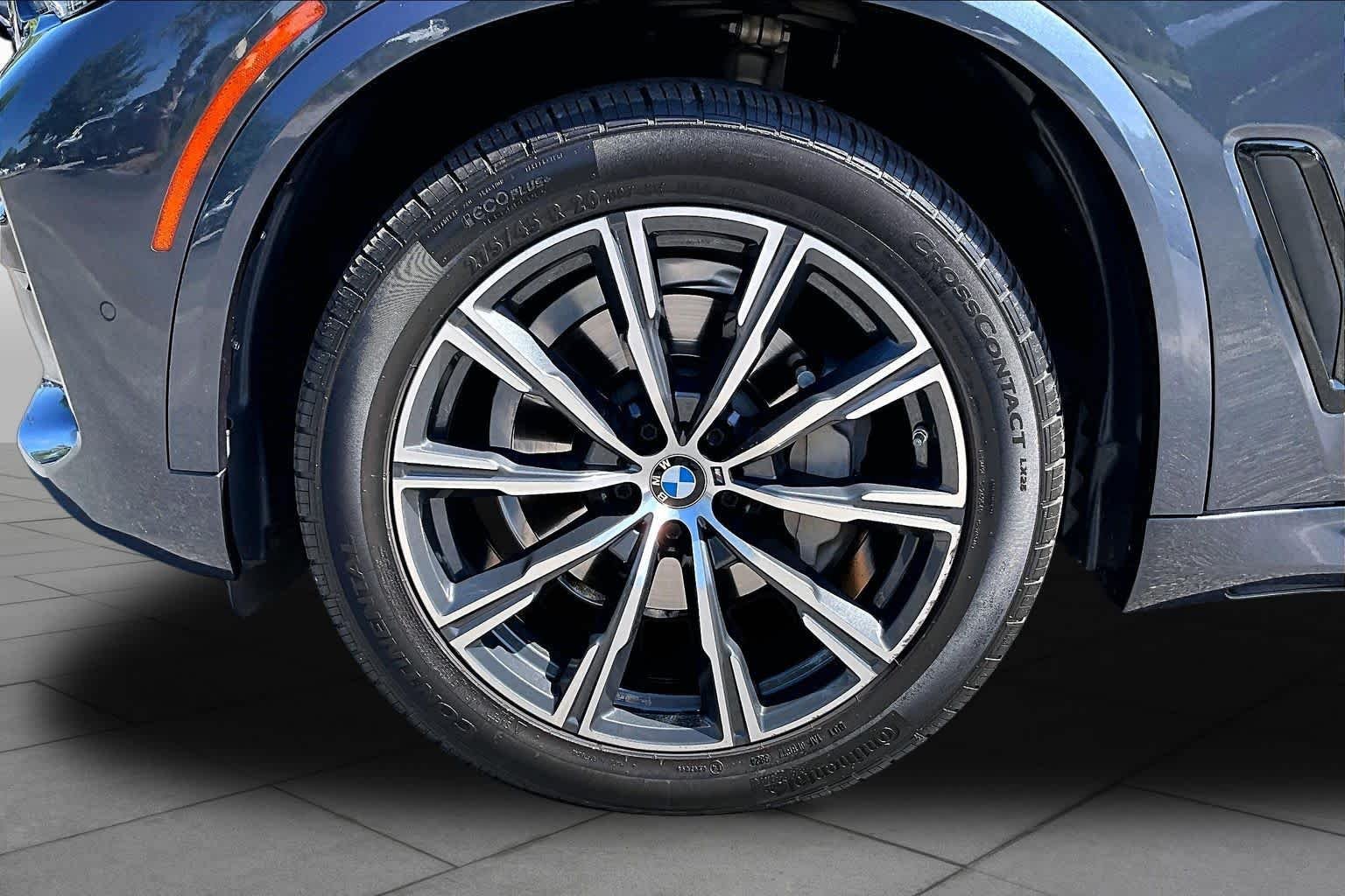 Used 2020 Arctic Gray Metallic BMW sDrive40i image 11