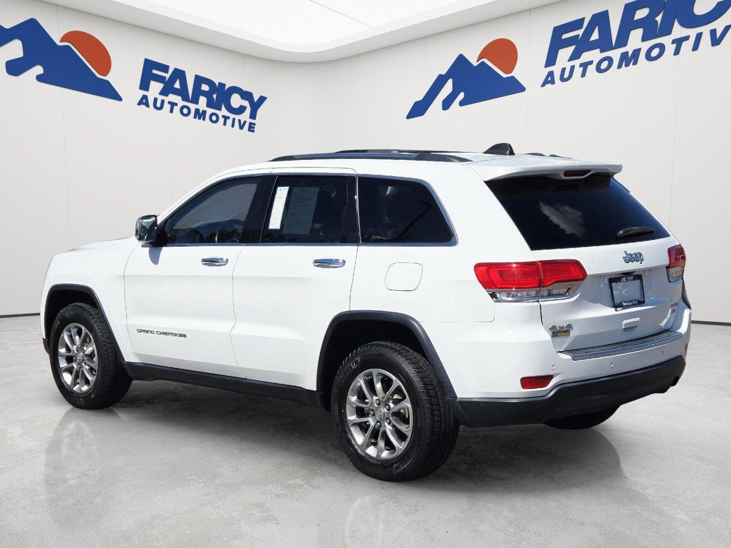 Used 2015 Bright White Clearcoat Jeep Limited image 6