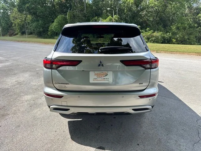 Used 2023 Silver Mitsubishi SE image 6