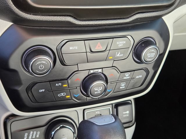 2022 Jeep Renegade Latitude - Photo 22