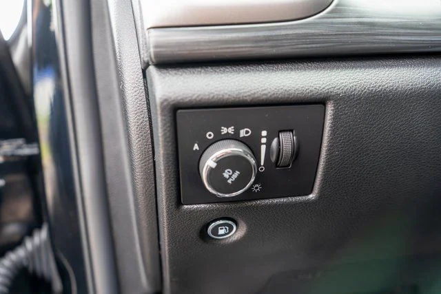 Used 2020 Black Jeep Laredo E image 21