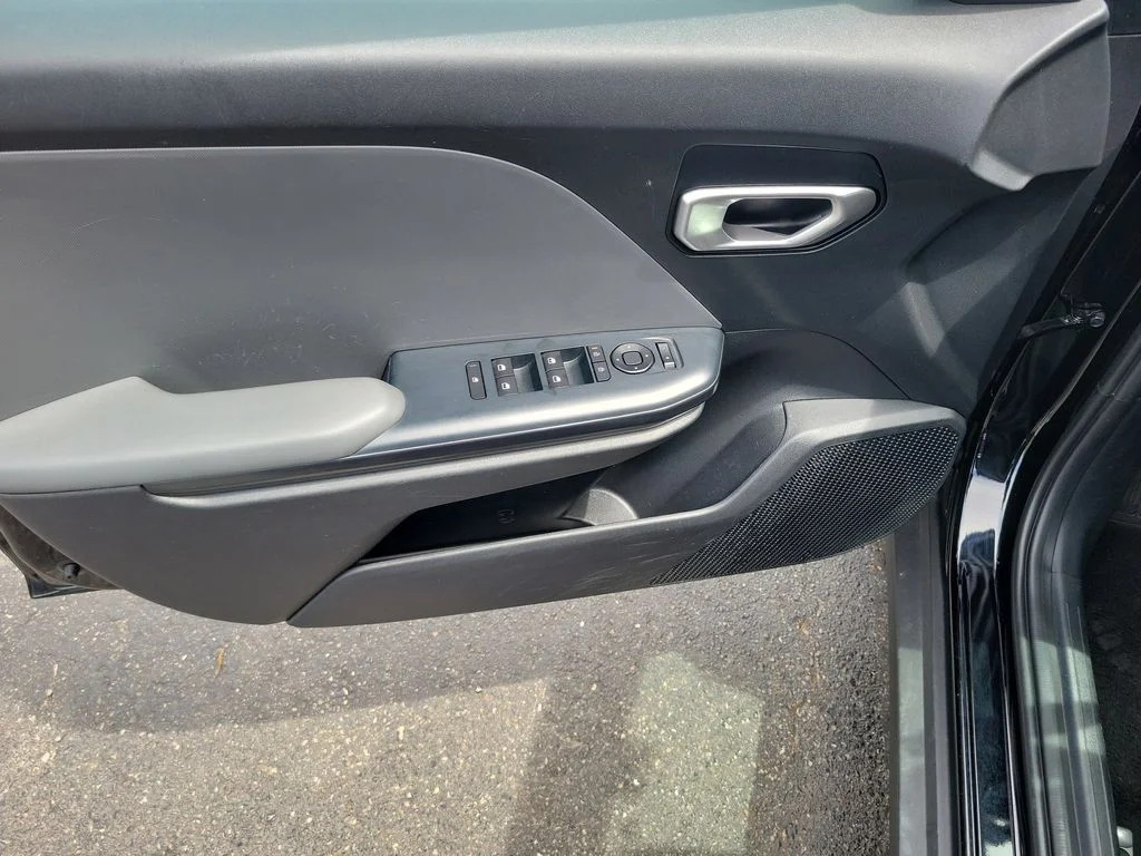 2025 Kia K4 LXS - Photo 20