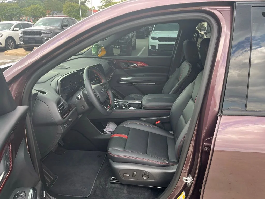 Used 2026 Stardust Metallic Chevrolet RS image 9