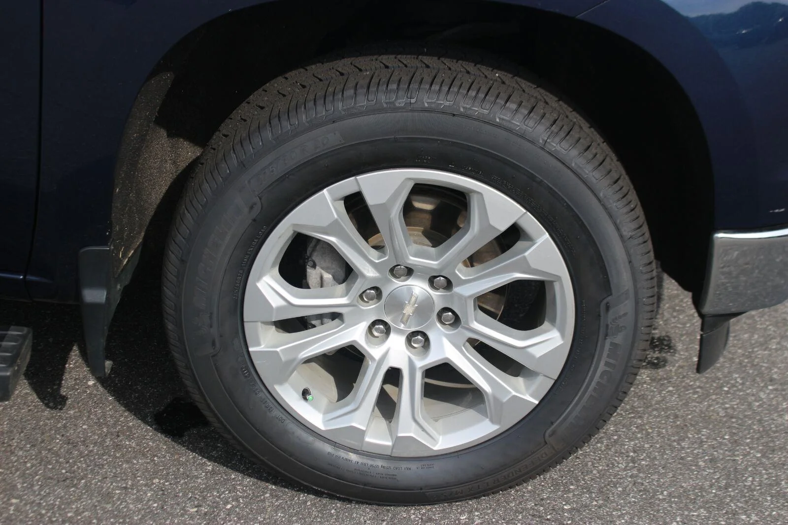 Used 2022 Northsky Blue Metallic Chevrolet LTZ image 39